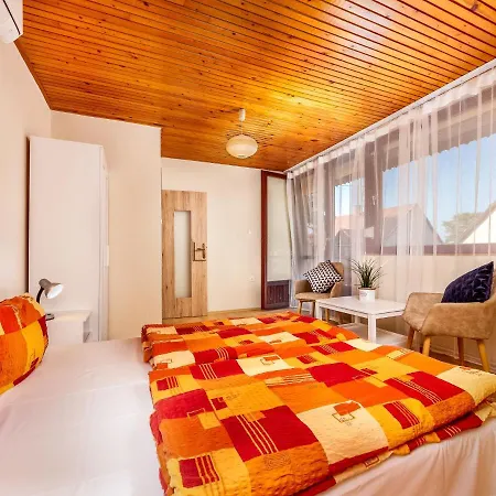 Dior By Interhome בלטונפנבש